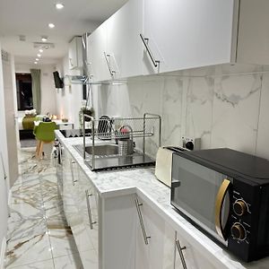 Deluxe Studio
